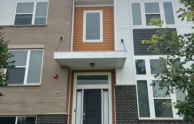 3s625 Camden St, Warrenville, IL 60555