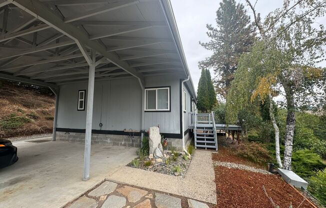 East Roseburg 3 bedroom 2 bath