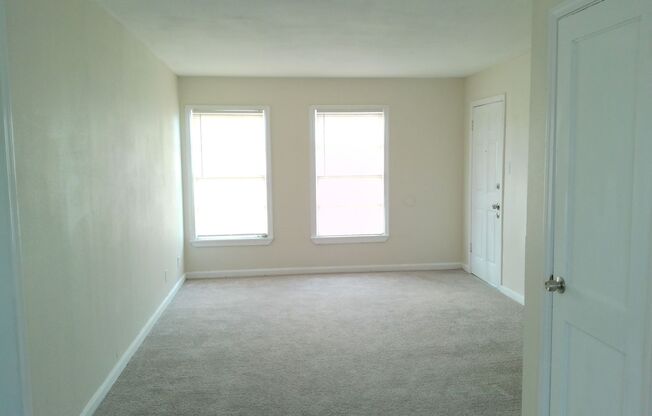 2 beds, 1 bath, $895, Unit # 4 SECTION 8