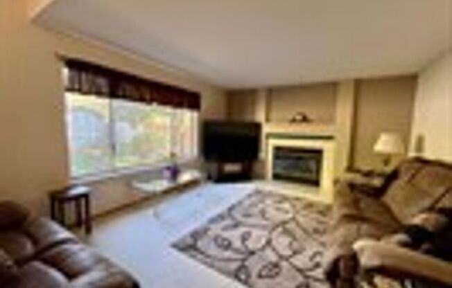 3Bd/2.5Ba Kent House