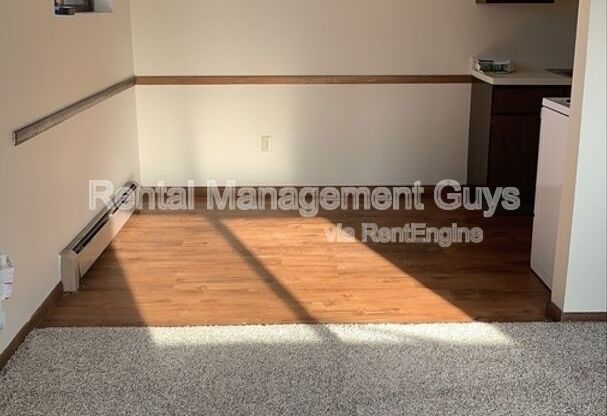 2112 44 AVE N