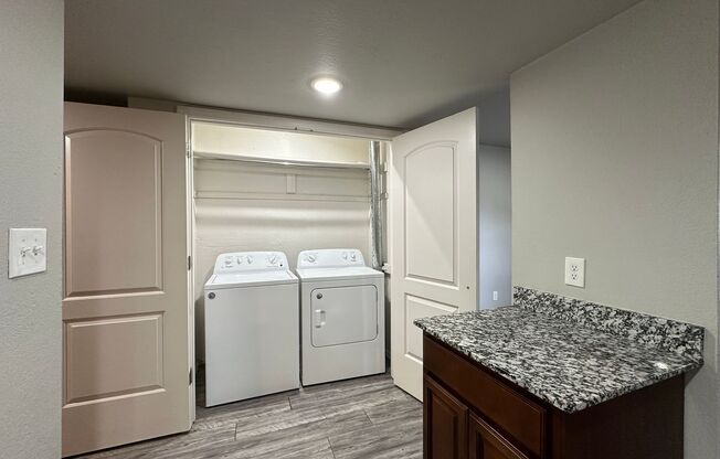 1 bed, 1 bath, 640 sqft, $795, Unit Building 2 Unit #16