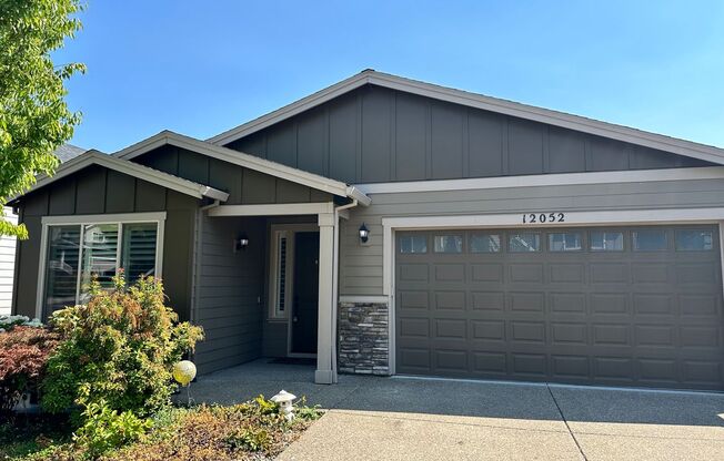 Gorgeous 4 Bedroom 2.5-Bath House in Tigard near Bull Mountain