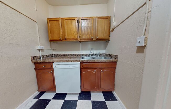 2 beds, 1 bath, $2,445, Unit 209