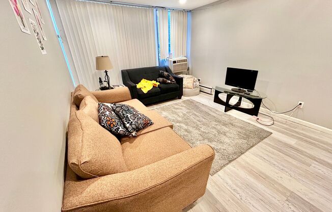 2 beds, 1 bath, 768 sqft, $2,380, Unit 109