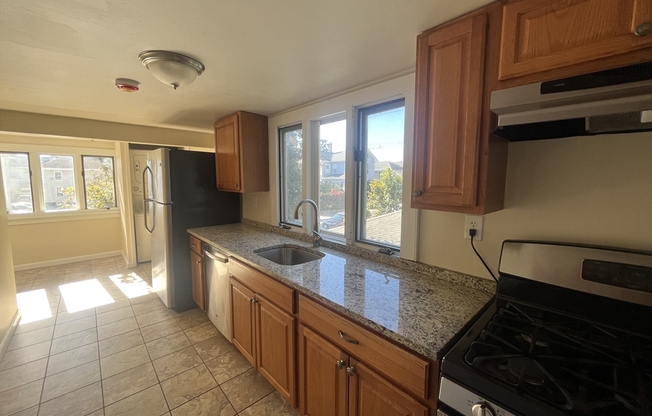 5 beds, 1 bath, 1,400 sqft, $4,200, Unit 2