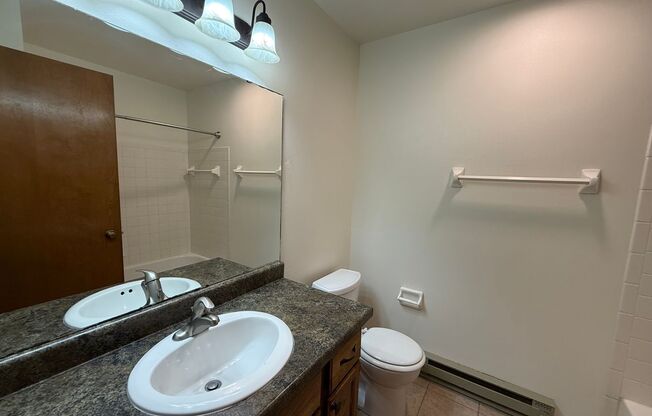 2 beds, 1 bath, 950 sqft, $1,775, Unit 7654CB