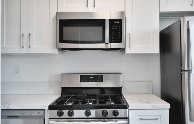 Studio, 1 bath, 600 sqft, $2,095, Unit Unit 310