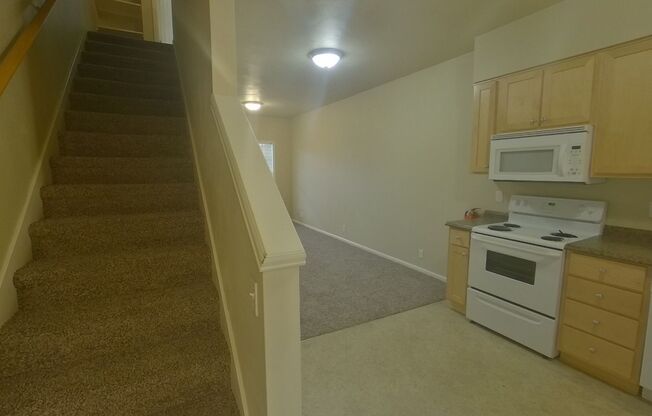 2 beds, 1.5 baths, $1,650, Unit 3