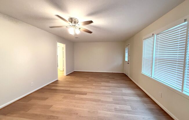 Gorgeous and spacious 4/2/2 on almost an acre in Angleton