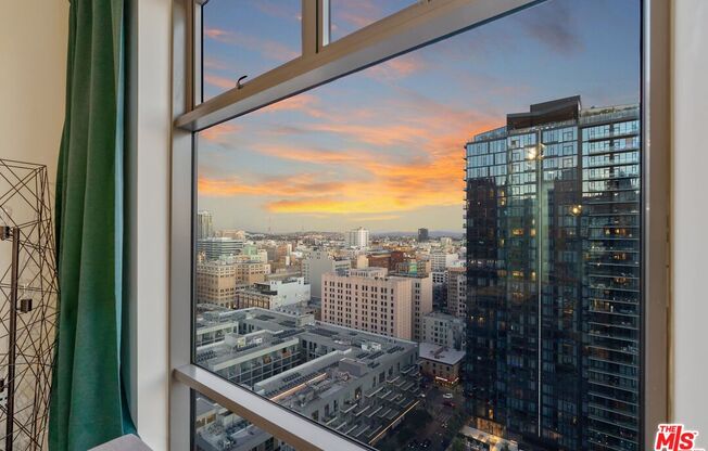 3 beds, 3 baths, 2,123 sqft, $6,000, Unit 1910