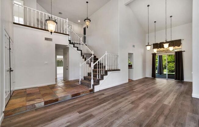 BEAUTIFUL LONE OAK HOME IN CALABASAS!