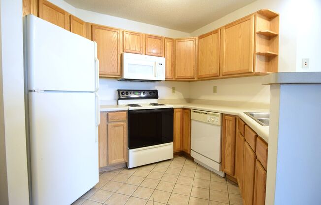 2 beds, 2 baths, 1,000 sqft, $2,025, Unit 8110-310