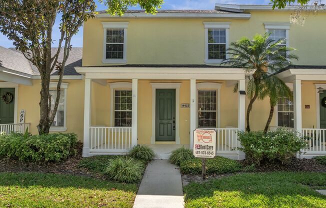 Lovely 4/3.5 Town Home in Summerport with 2 car garage! Available Now!