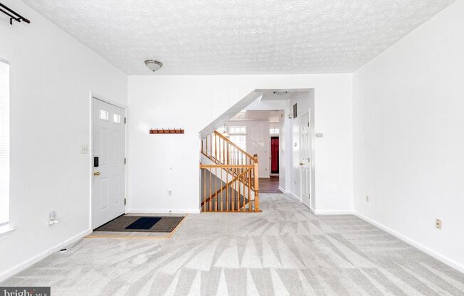 Beautiful 4bth 3.5bth End-Unit Townhome with Garage in Odenton