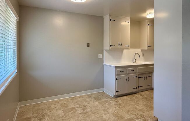 Updated 1 Bedroom 1 Bath Upstairs Apartment in West San Jose