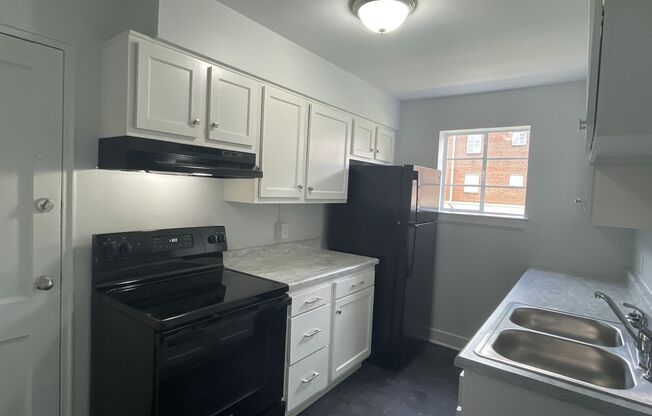2 beds, 1 bath, 1,050 sqft, $1,150, Unit 31