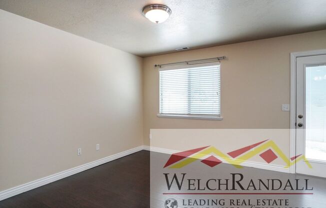 Charming 2 Bed 1.5 Bath Townhome in East Layton