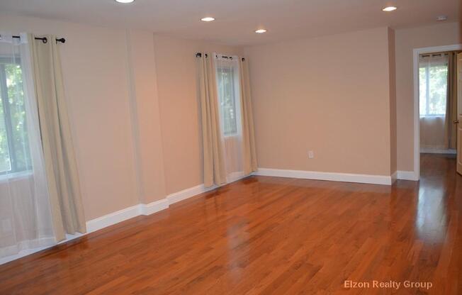 3 beds, 1.5 baths, $4,200, Unit 13