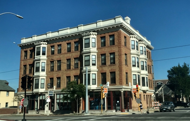 624 E. Ogden Ave