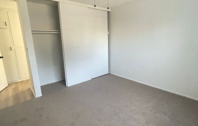 1 bed, 1 bath, 696 sqft, $1,950, Unit 17