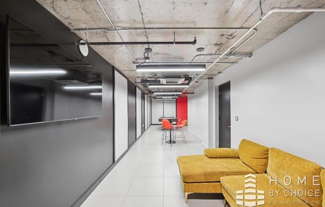 Studio, 1 bath, $2,800, Unit 8E