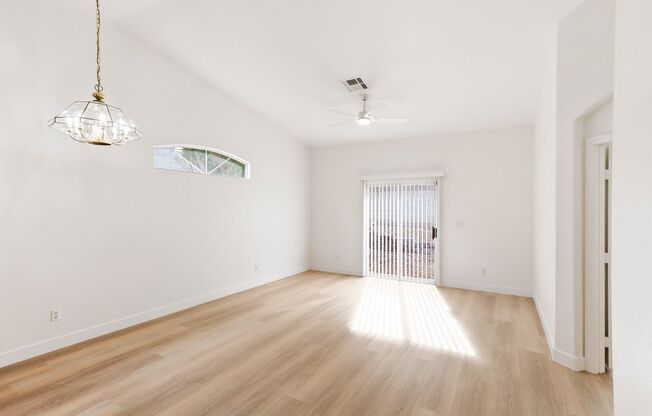 Beautiful 2 Bedroom Townhome In the Desirable Gated Terraces Of Seven Hills