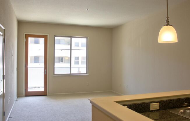 2 beds, 2 baths, $2,595, Unit 204