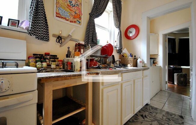 61 Royal St Apt 2