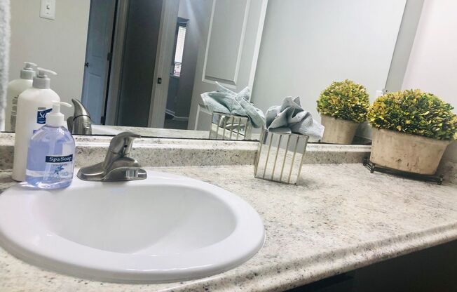 2 beds, 2 baths, 1,150 sqft, $1,599, Unit 0603