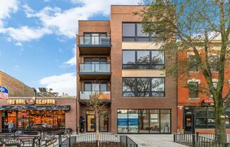 1805 9 W DIVISION ST