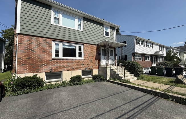 30 WOODLEIGH RD