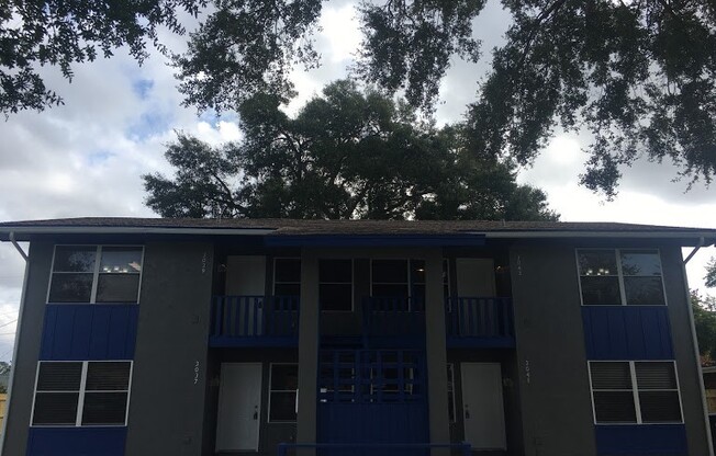 2 Bedroom 1 Bath upstairs unit in Orlando for RENT!