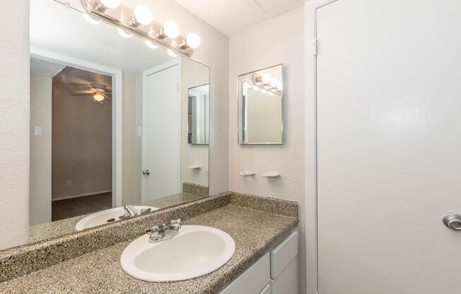 Studio, 1 bath, 448 sqft, $865