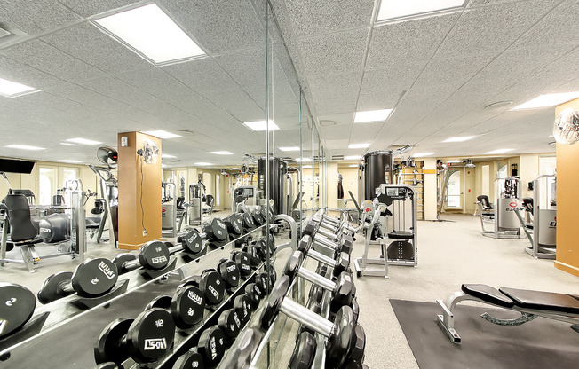 2 beds, 2 baths, $2,400, Unit # 206