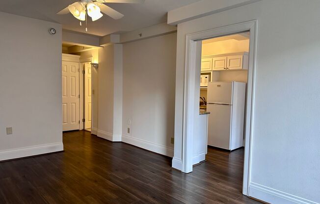 1 bed, 2 baths, 692 sqft, $2,325, Unit 0511