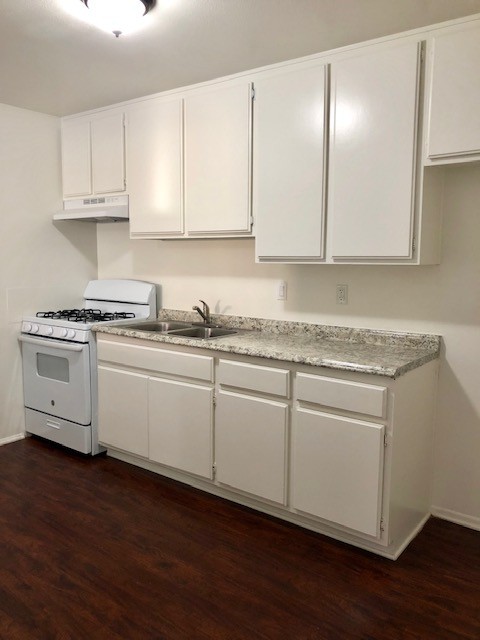 Studio, 1 bath, 500 sqft, $1,395, Unit 0214