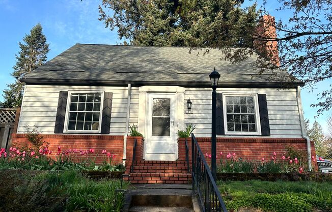 Charming Fully Furnished Bungalow Rental with Modern Amenities in Roseway!