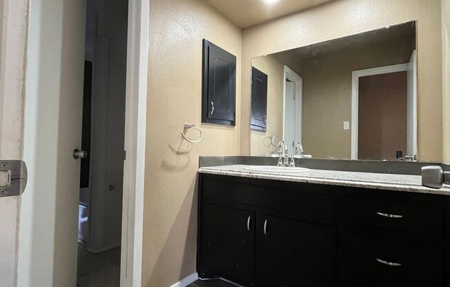 2 beds, 1 bath, 1,074 sqft, $895, Unit A