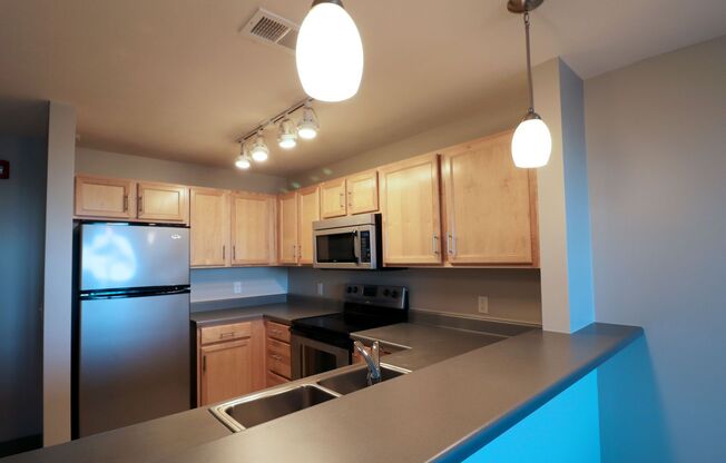 2 beds, 1 bath, 800 sqft, $1,400, Unit 2222-101