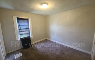 1011 W 29 ST