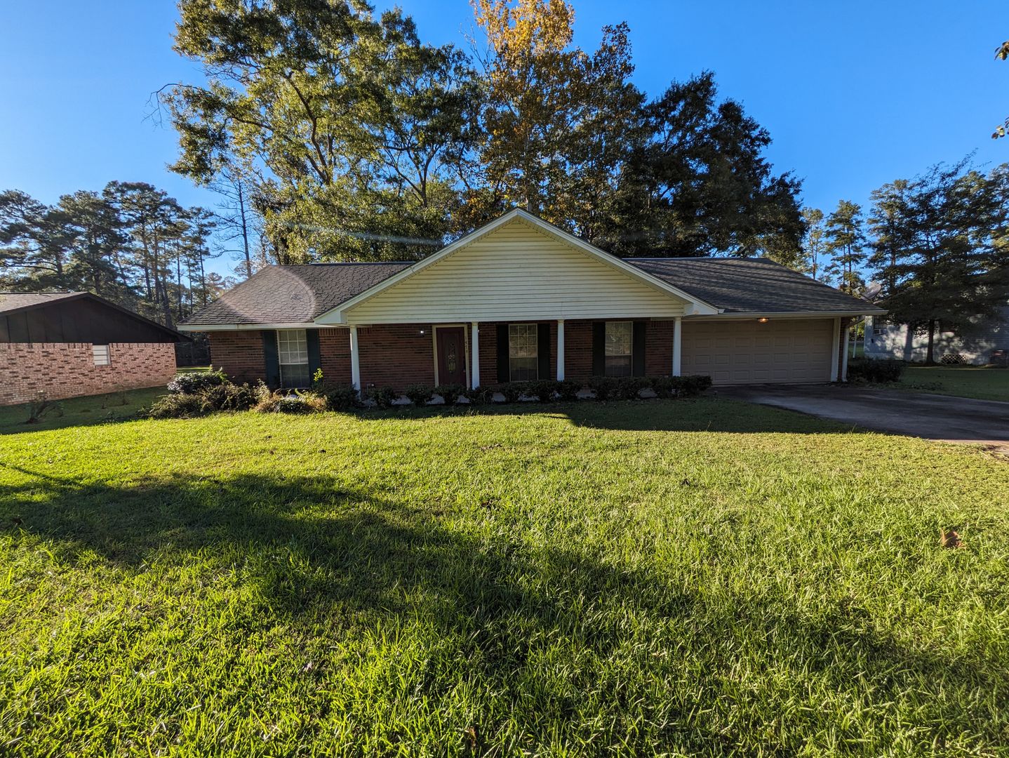 147 Farmer St., Silsbee, TX 77656 **Move-In special**