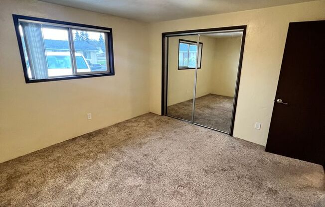 2 beds, 1 bath, 800 sqft, $1,245, Unit 865-9