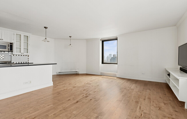 1 bed, 1 bath, 800 sqft, $4,900, Unit 28D