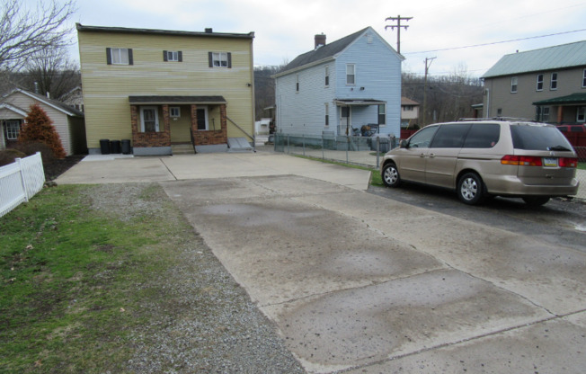 569 PIKE ST