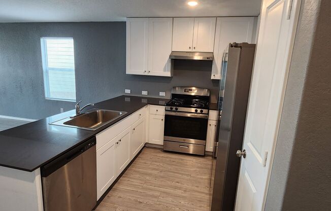 4-bed, 2-bath gem in Hidden Trails- Bulverde TX- 4/2/2-6013 Companion Loop