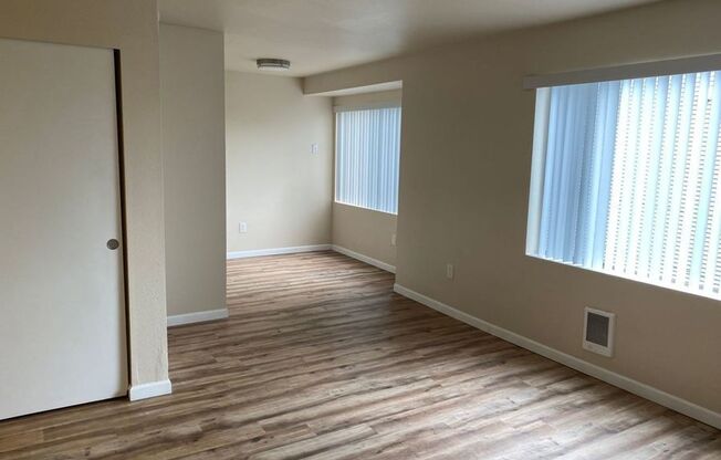1 bed, 1 bath, 410 sqft, $1,425, Unit 210