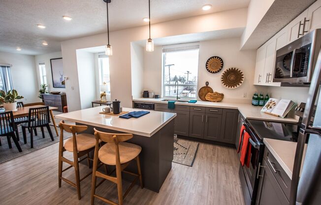 3 beds, 2.5 baths, 1,619 sqft, $1,945, Unit 565