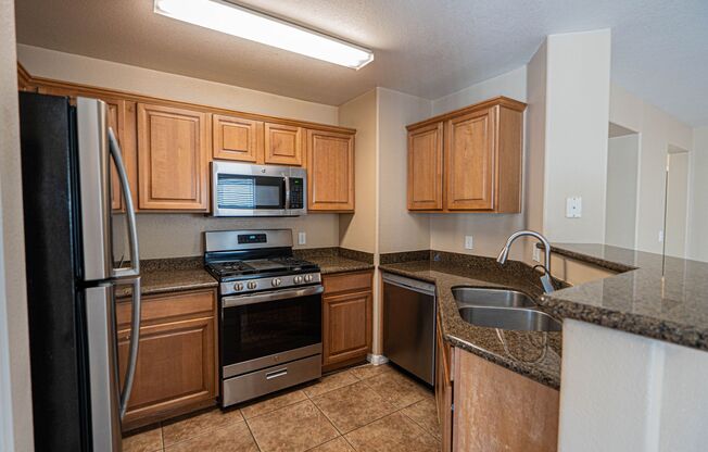 3 beds, 2 baths, $1,560