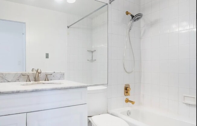 1 bed, 1 bath, 712 sqft, $7,195, Unit 11F